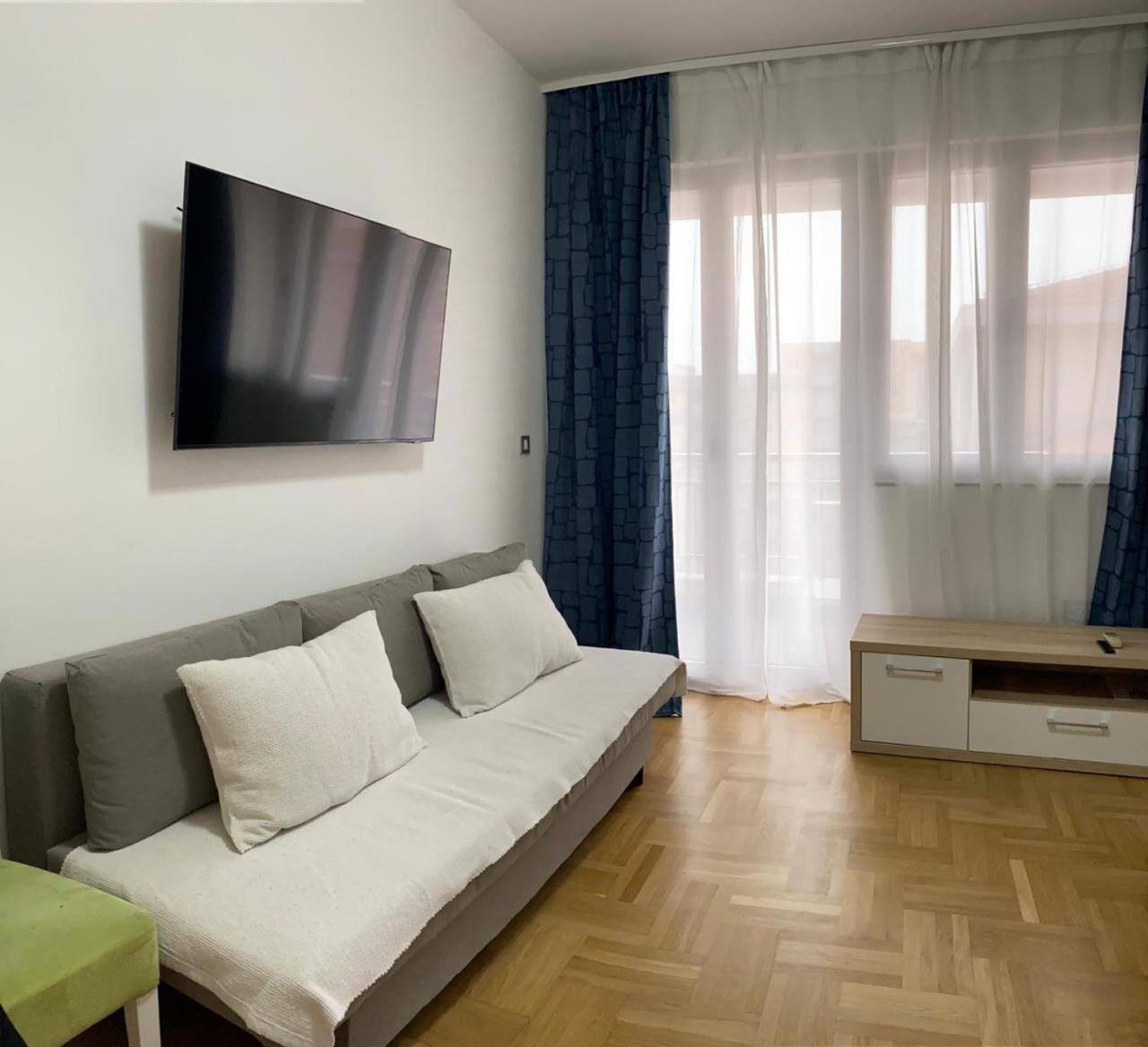 Apartments Montreal Budva Luaran gambar