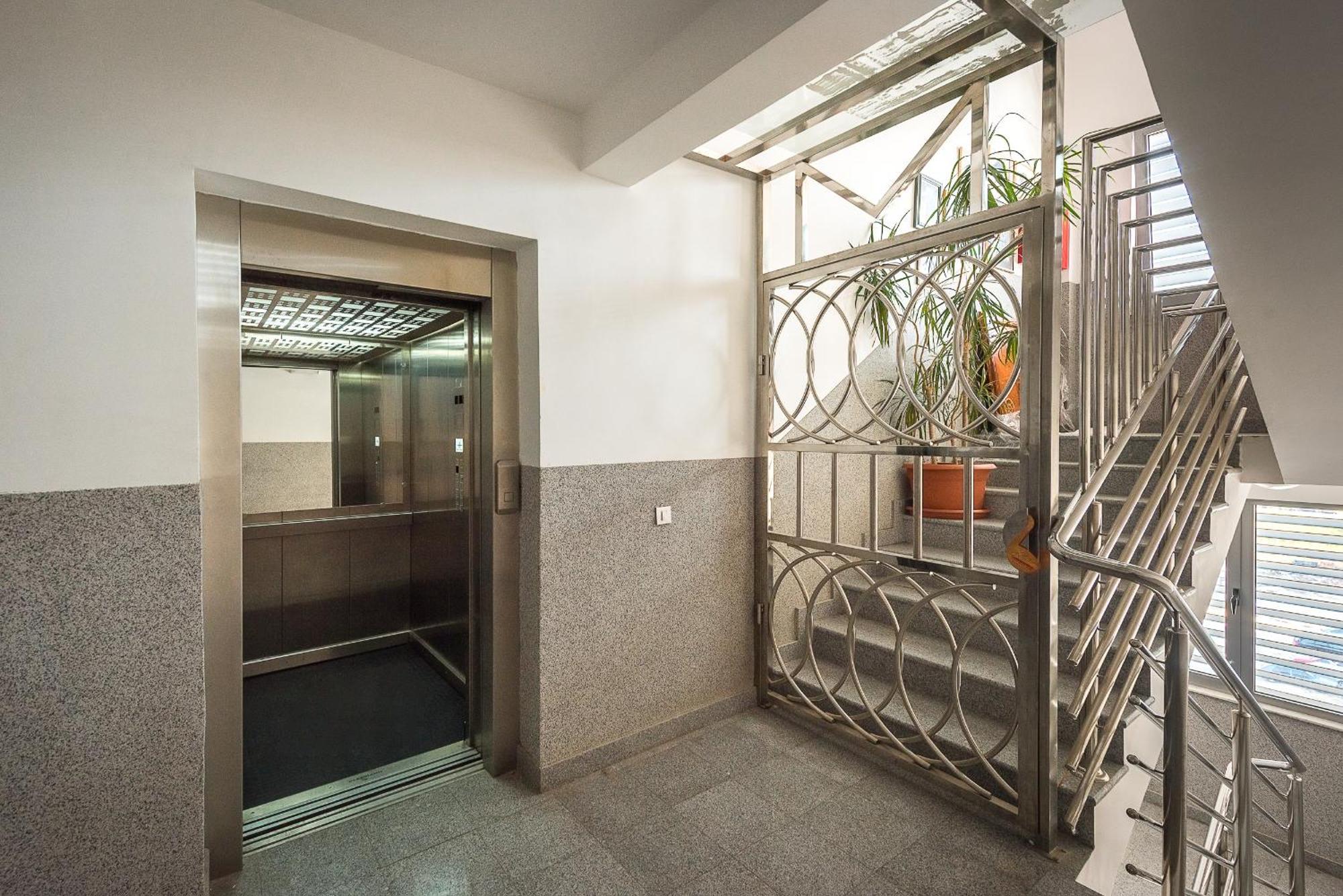 Apartments Montreal Budva Bilik gambar