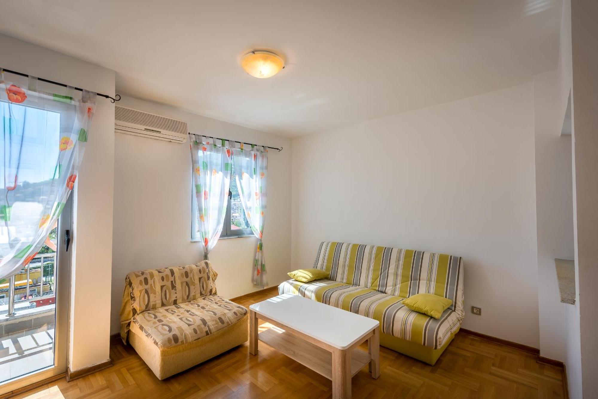 Apartments Montreal Budva Luaran gambar