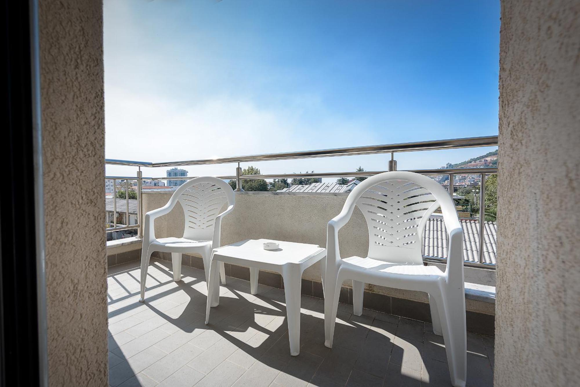 Apartments Montreal Budva Luaran gambar