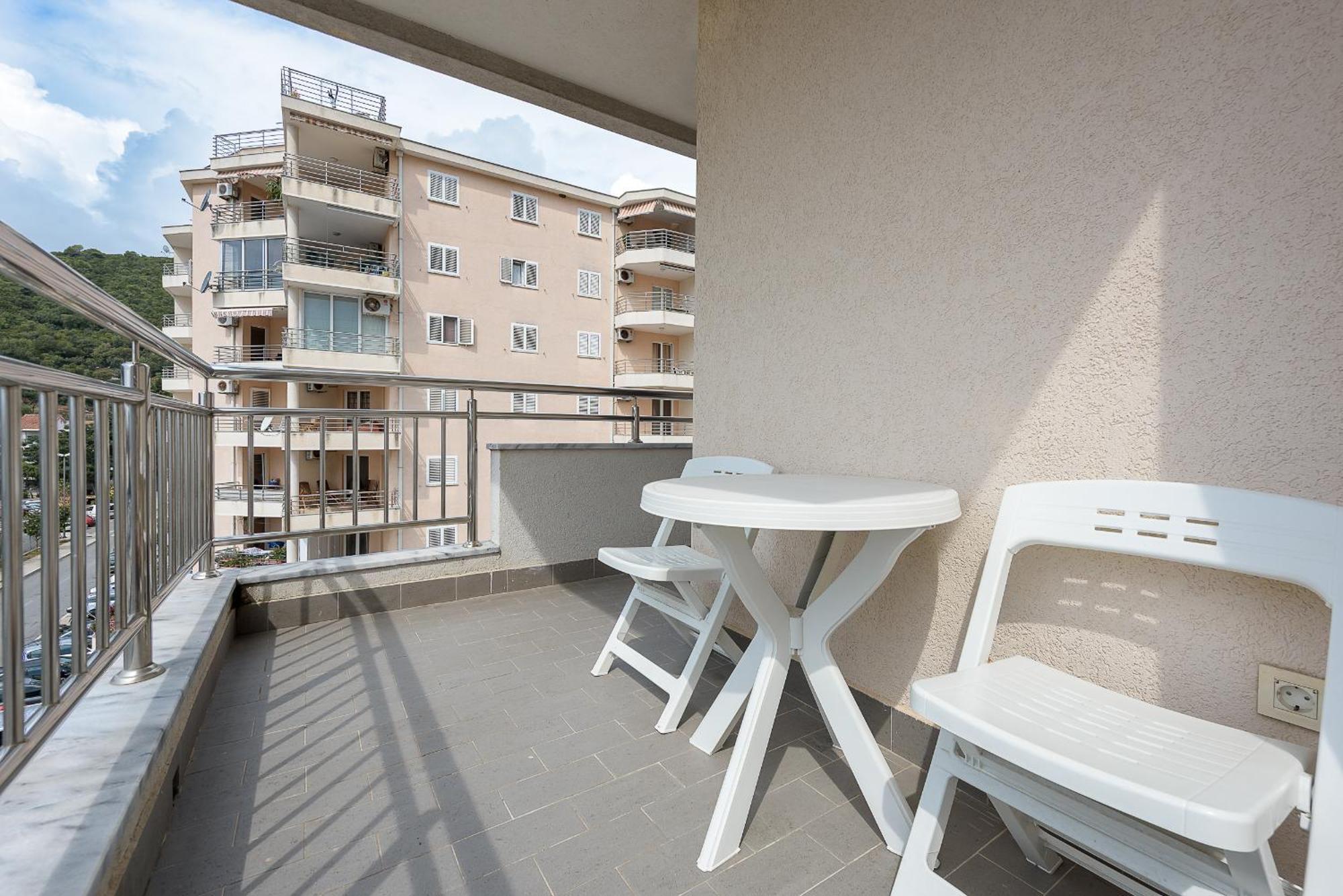 Apartments Montreal Budva Luaran gambar