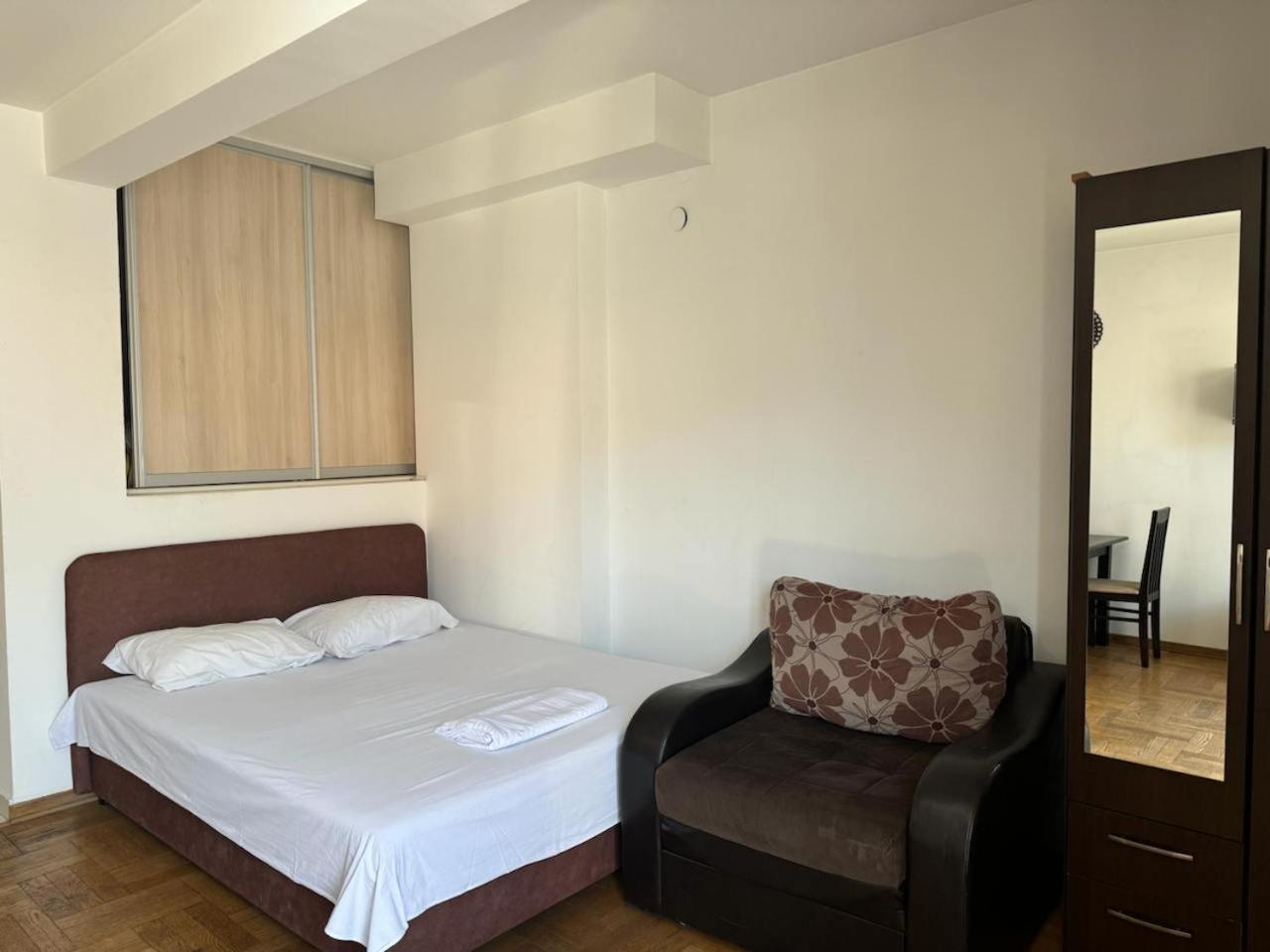 Apartments Montreal Budva Bilik gambar
