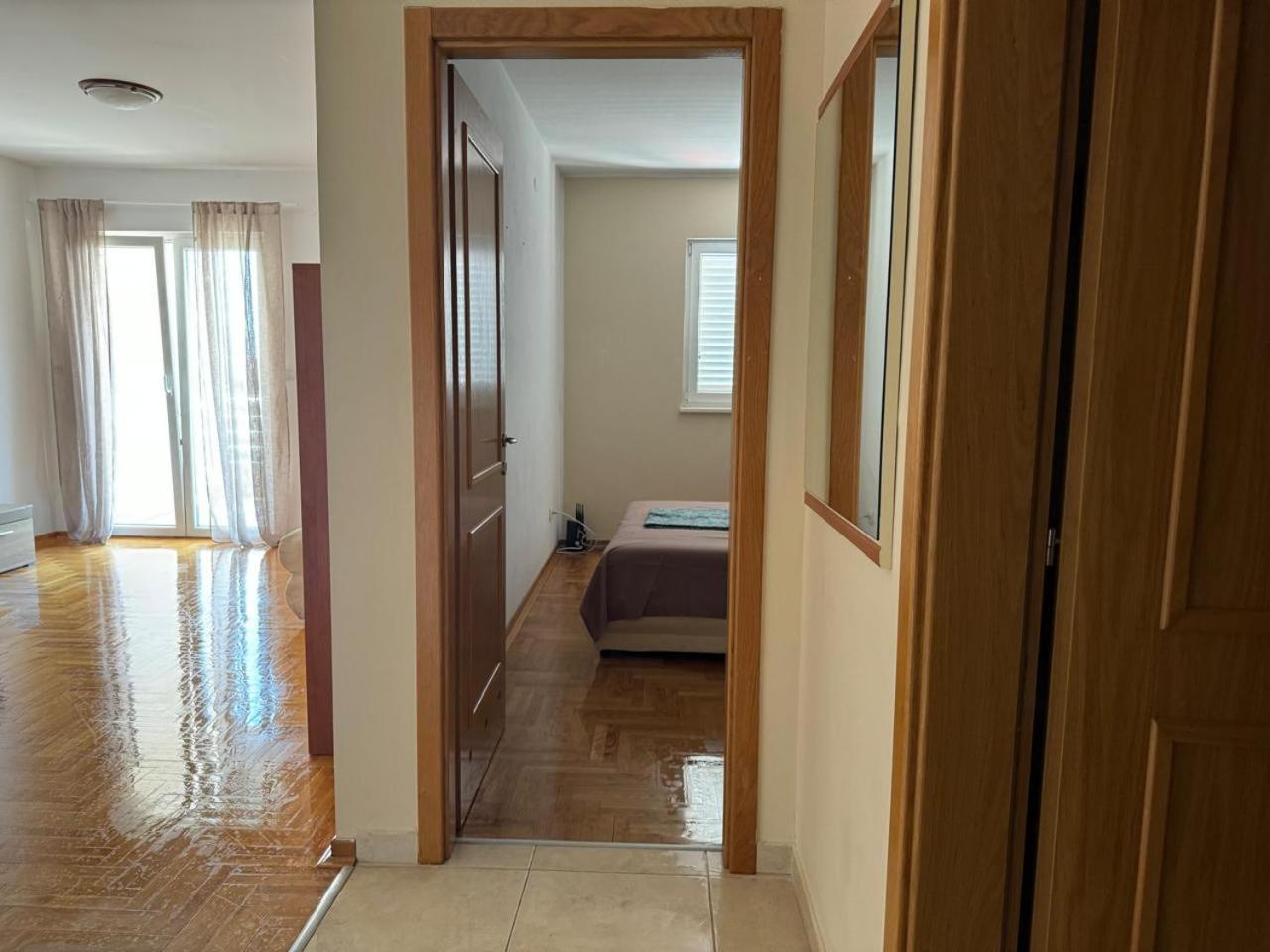 Apartments Montreal Budva Bilik gambar
