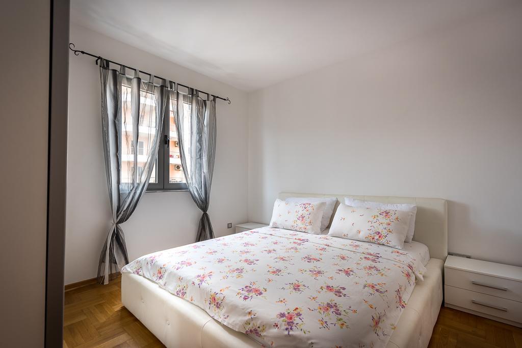 Apartments Montreal Budva Luaran gambar