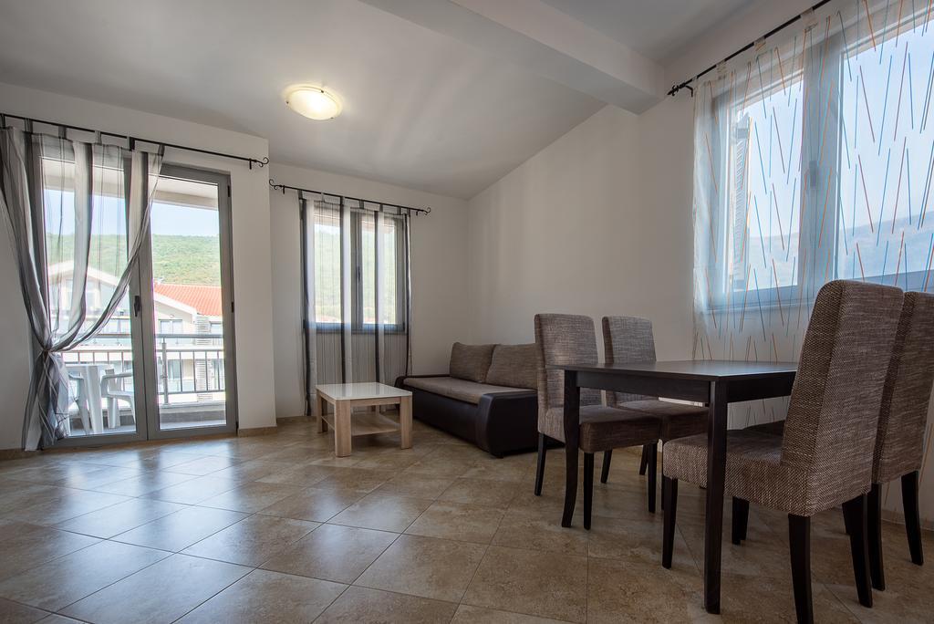 Apartments Montreal Budva Luaran gambar
