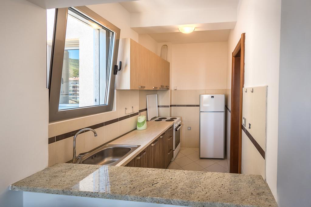 Apartments Montreal Budva Luaran gambar